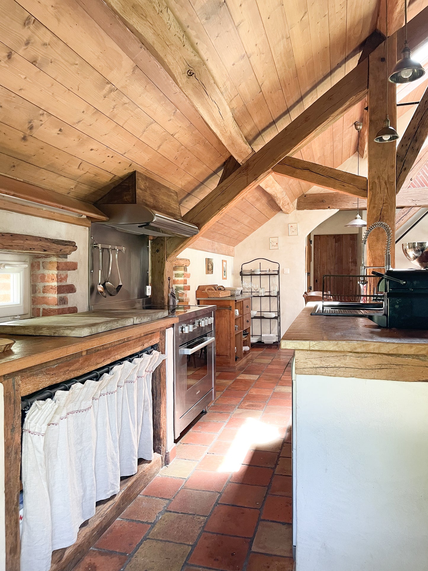 Charmante Maison de Campagne avec Piscine & Court de Tennis Partagés