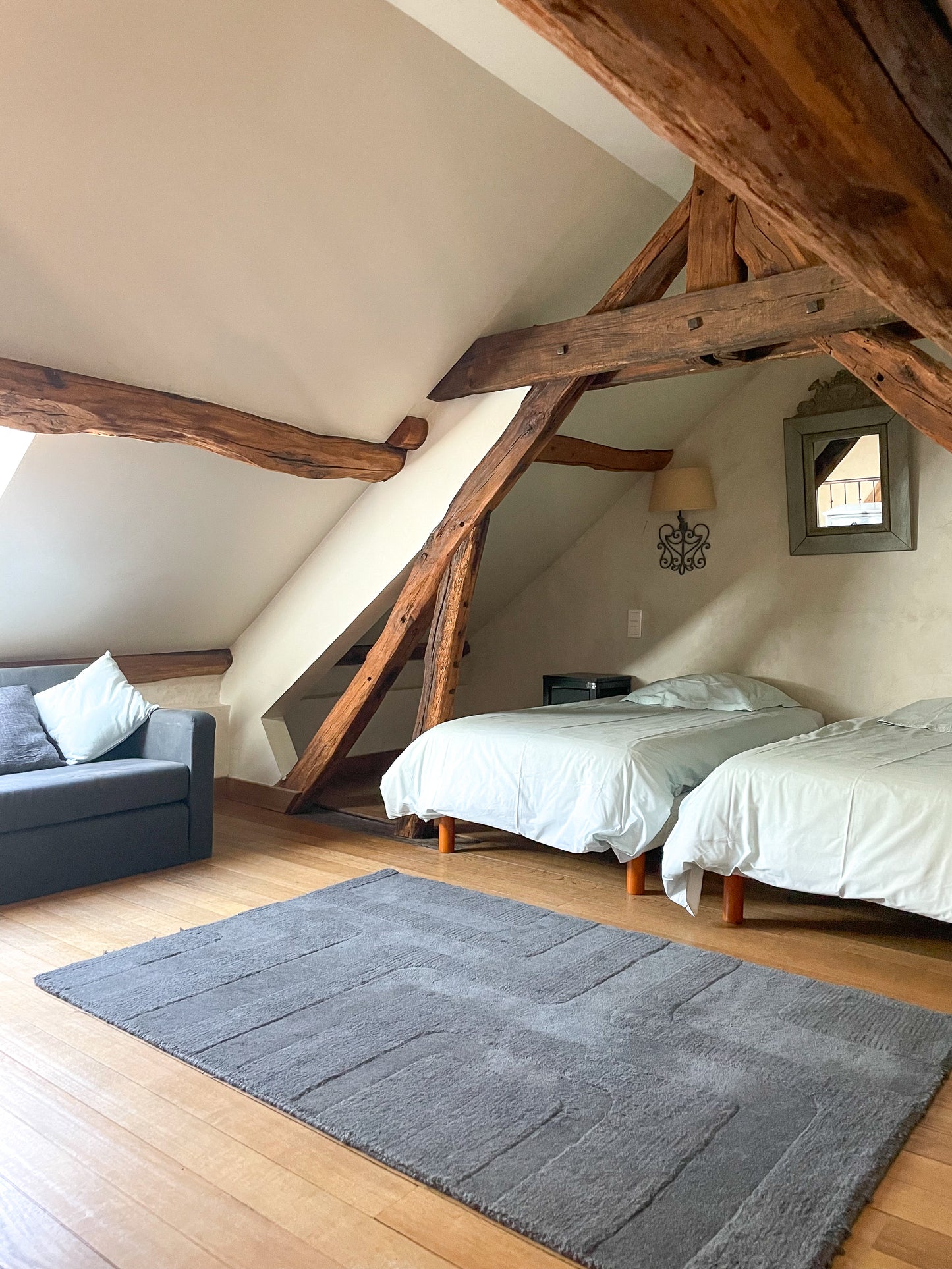 Charmante Maison de Campagne avec Piscine & Court de Tennis Partagés